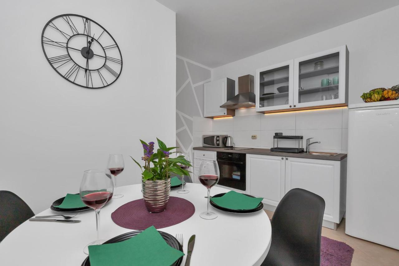 Apartmani Luna บาชกาโวดา ภายนอก รูปภาพ