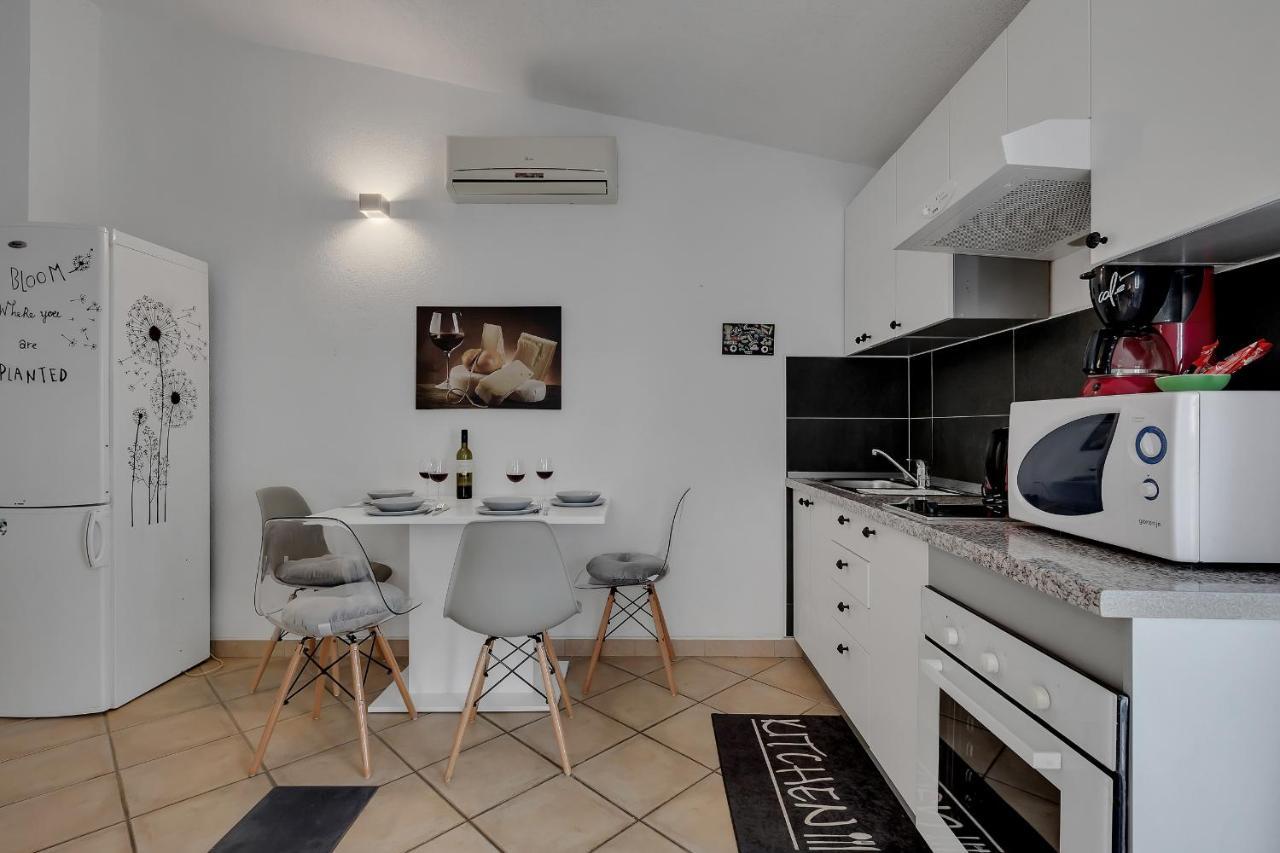 Apartmani Luna บาชกาโวดา ภายนอก รูปภาพ